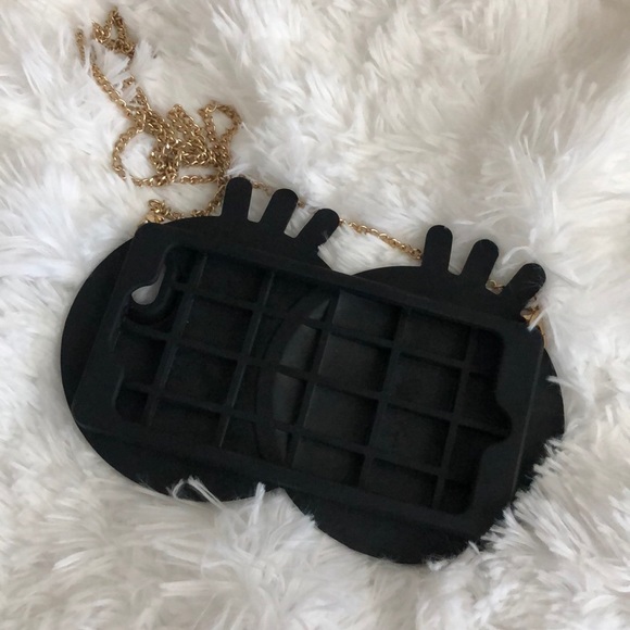 iPhone 6 Plus silicone eyes case with gold chain - Picture 2 of 2